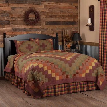Heritage Farms California King Quilt Set; 1-Quilt 130Wx115L w/2 Shams 21x37 VHC Brands - The Fox Decor